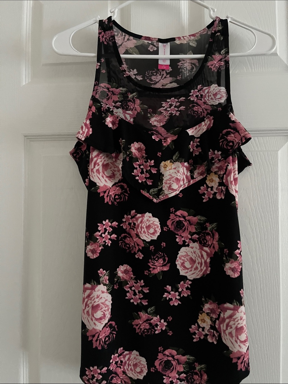 Women’s Black Floral Ruffle Tank Top - Pink Rose Print